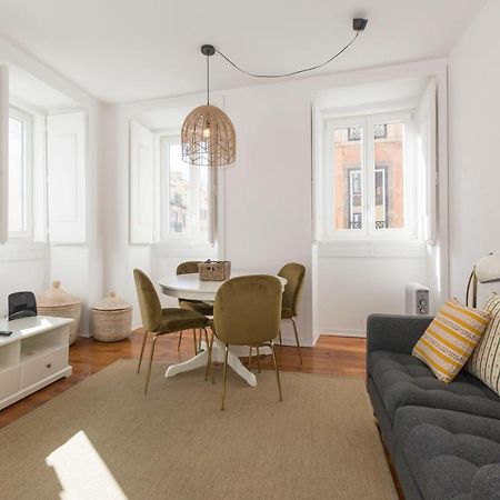 Live Like A Local @ Casa Da Esquina - Wifi & A/C Apartment Lisbon Luaran gambar