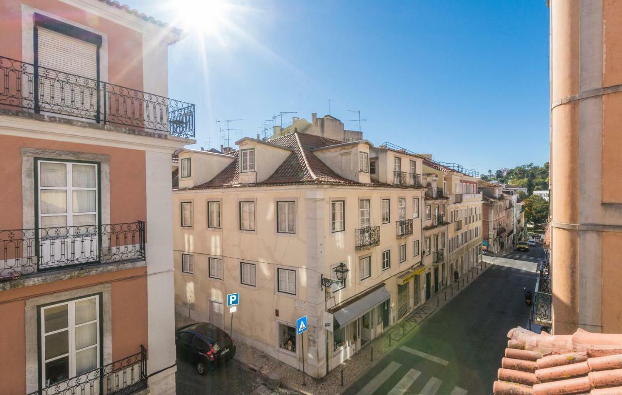 Live Like A Local @ Casa Da Esquina - Wifi & A/C Apartment Lisbon Luaran gambar