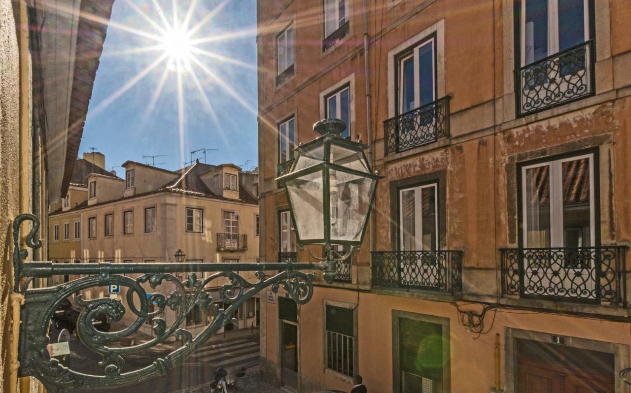 Live Like A Local @ Casa Da Esquina - Wifi & A/C Apartment Lisbon Luaran gambar