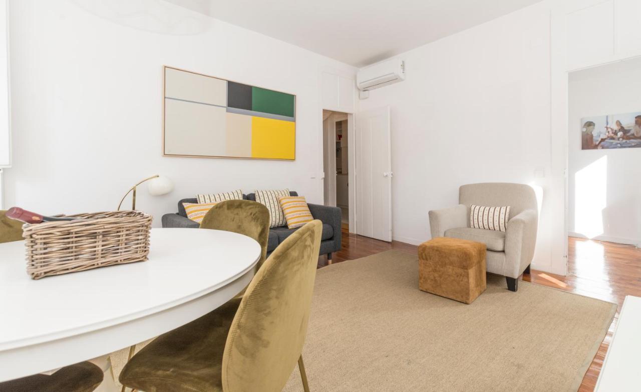 Live Like A Local @ Casa Da Esquina - Wifi & A/C Apartment Lisbon Luaran gambar