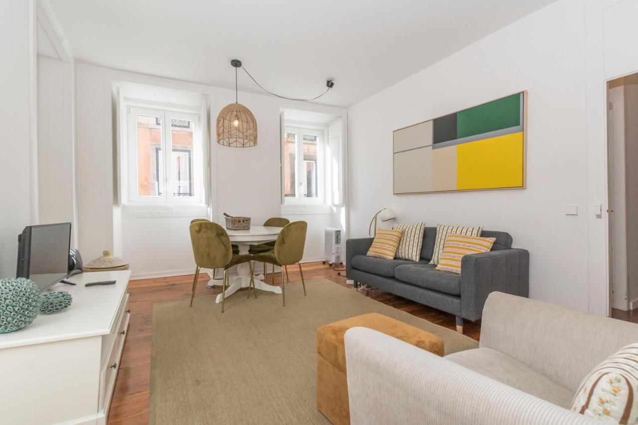 Live Like A Local @ Casa Da Esquina - Wifi & A/C Apartment Lisbon Luaran gambar
