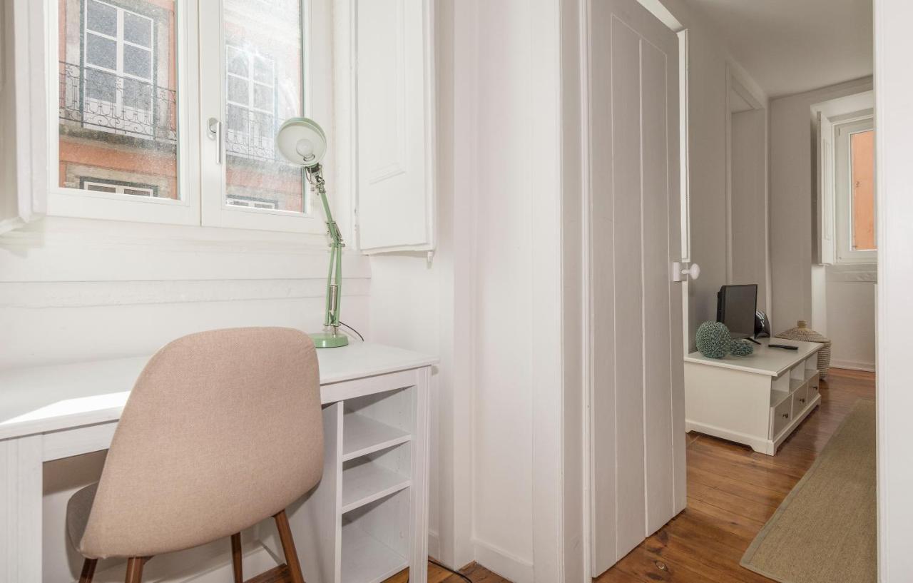 Live Like A Local @ Casa Da Esquina - Wifi & A/C Apartment Lisbon Luaran gambar