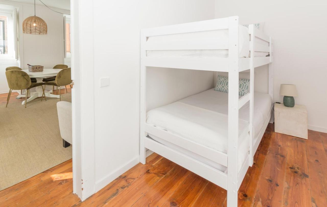Live Like A Local @ Casa Da Esquina - Wifi & A/C Apartment Lisbon Luaran gambar
