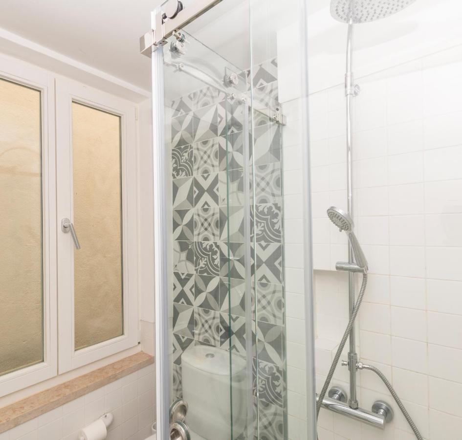 Live Like A Local @ Casa Da Esquina - Wifi & A/C Apartment Lisbon Luaran gambar