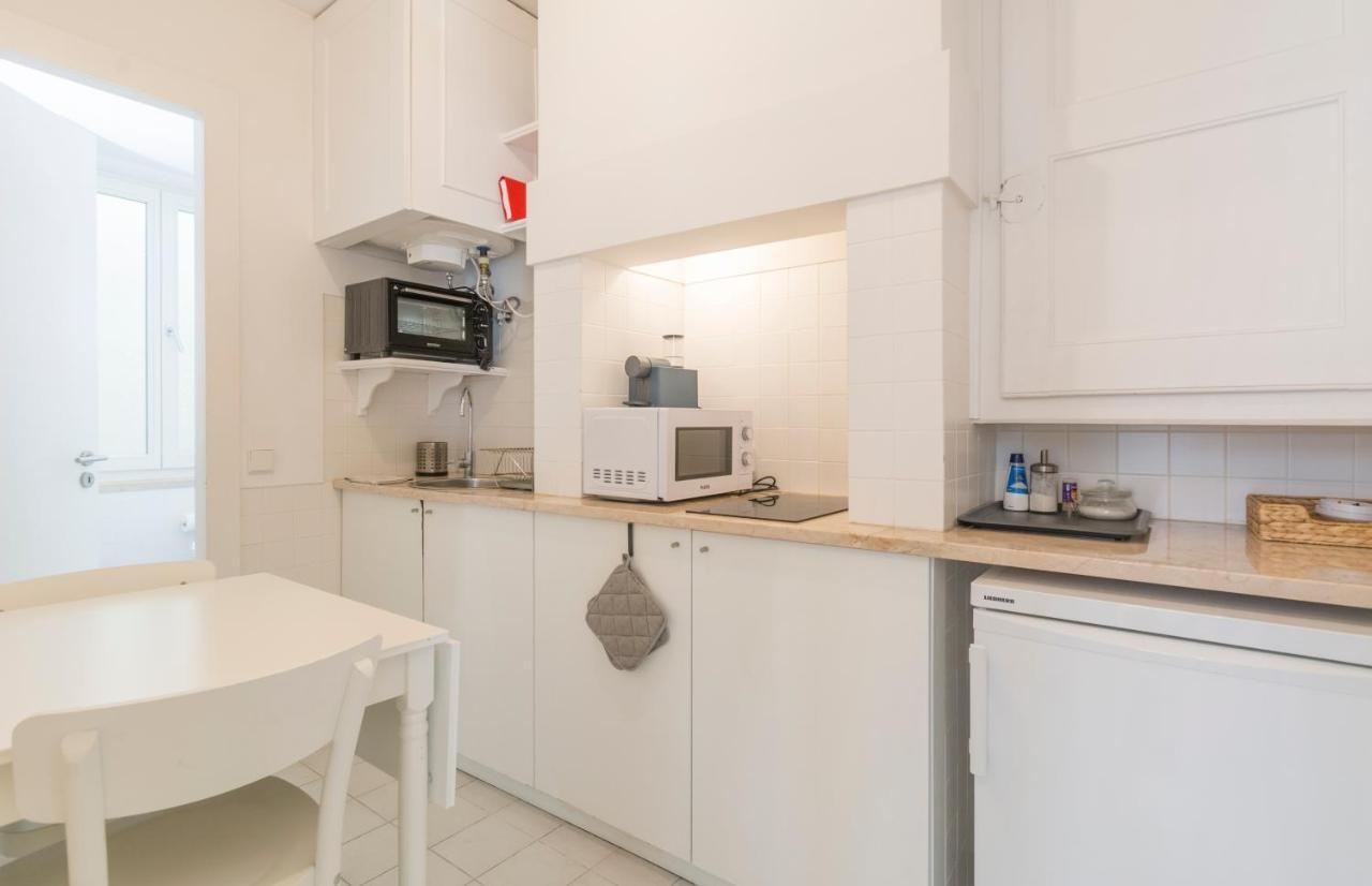 Live Like A Local @ Casa Da Esquina - Wifi & A/C Apartment Lisbon Luaran gambar